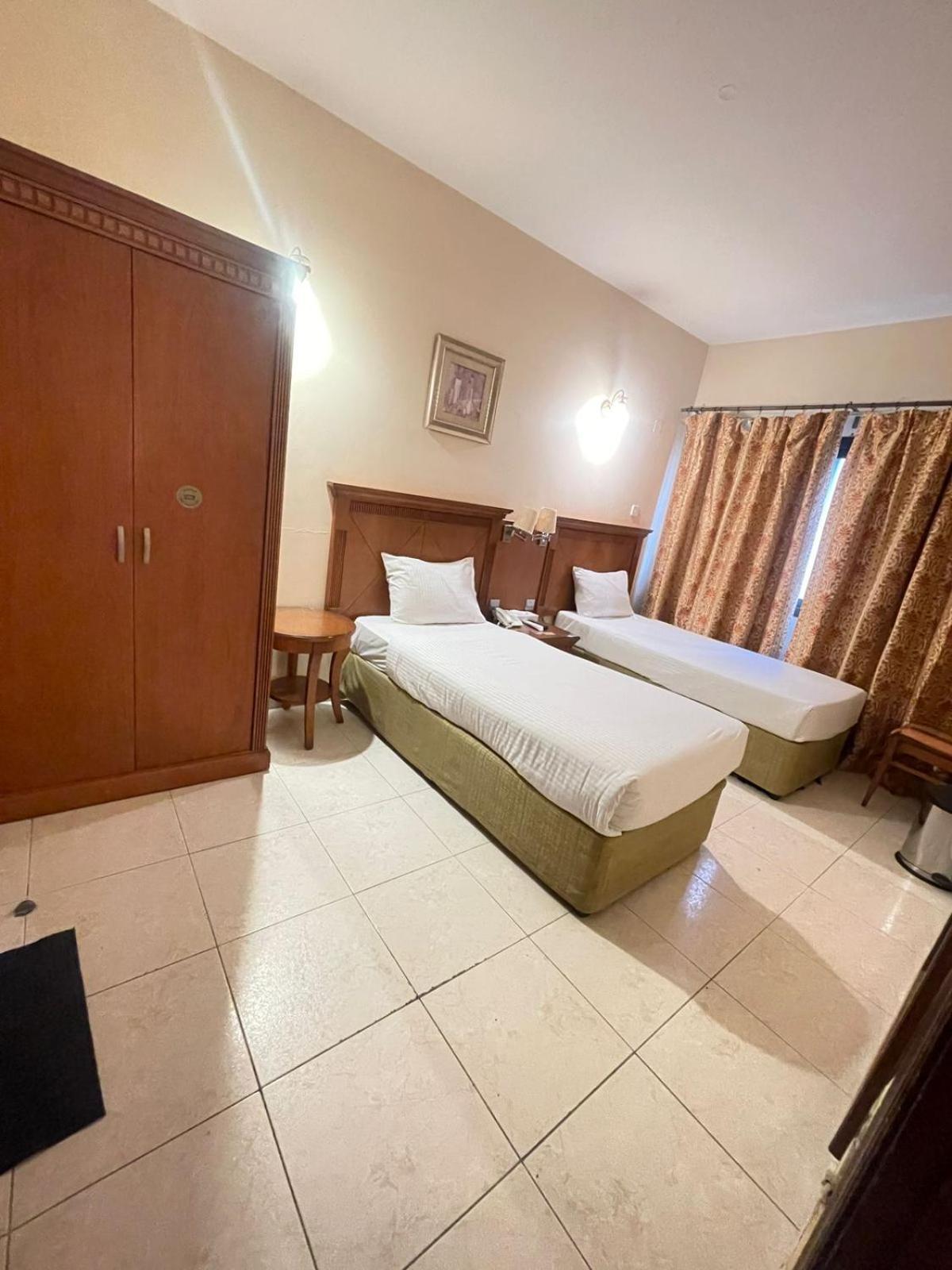 Tara Hotel Llc Dubaj Kültér fotó
