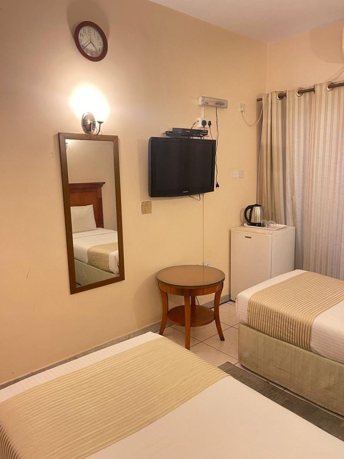 Tara Hotel Llc Dubaj Kültér fotó